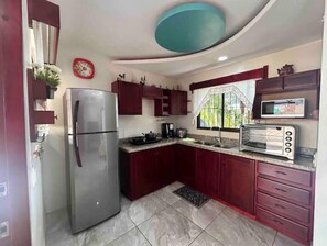 Refrigerador, horno y parrilla de estufa 
