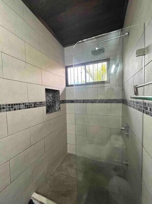 Bathroom - Cottage Malinche Quepos (Naranjito)