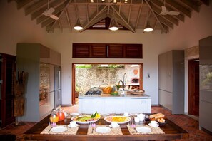 Private kitchen - Luxurious 6 Bedroom Villa (Marigot Bay)