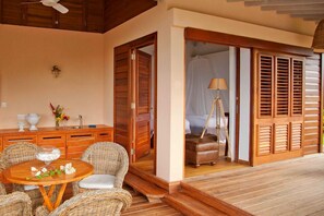 Lobby sitting area - Luxurious 6 Bedroom Villa (Marigot Bay)