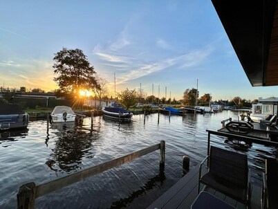 Quiet Waterloft Near Amsterdam and Schiphol Ws11