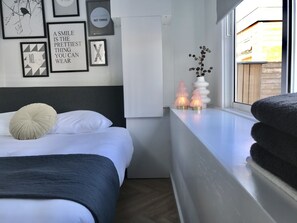 1 chambre, bureau, lit parapluie, Wi-Fi