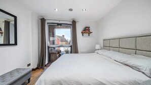 Unclassified image, 3 of 12, button - 2-bed Gem on Tooting High Street (London)
