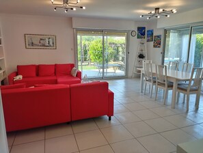 Smart-TV, bøker, PC-skjermer og printere