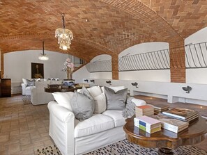 Interior - La Casa dei Fortunati - Eine Wunderbar Renovierte Villa im Stil des Monferrato (Grana Monferrato)