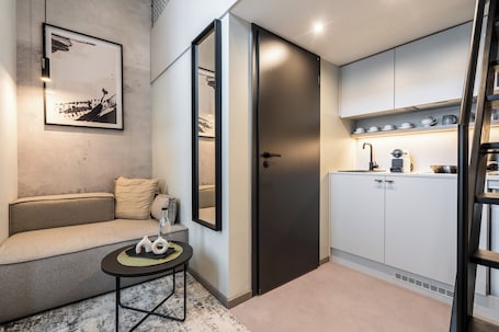 City Loft | Bathroom | Shower, free toiletries, towels, soap