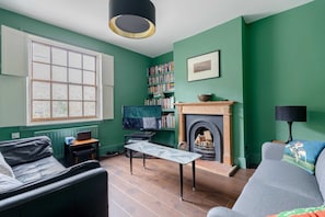Basic House | Living area | TV