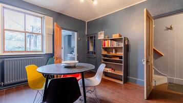 Rumah Basic | Tempat makan