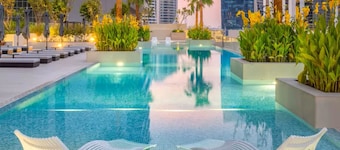 Vogue | Sterling Downtown near Dubai Mall | Burj Khalifa