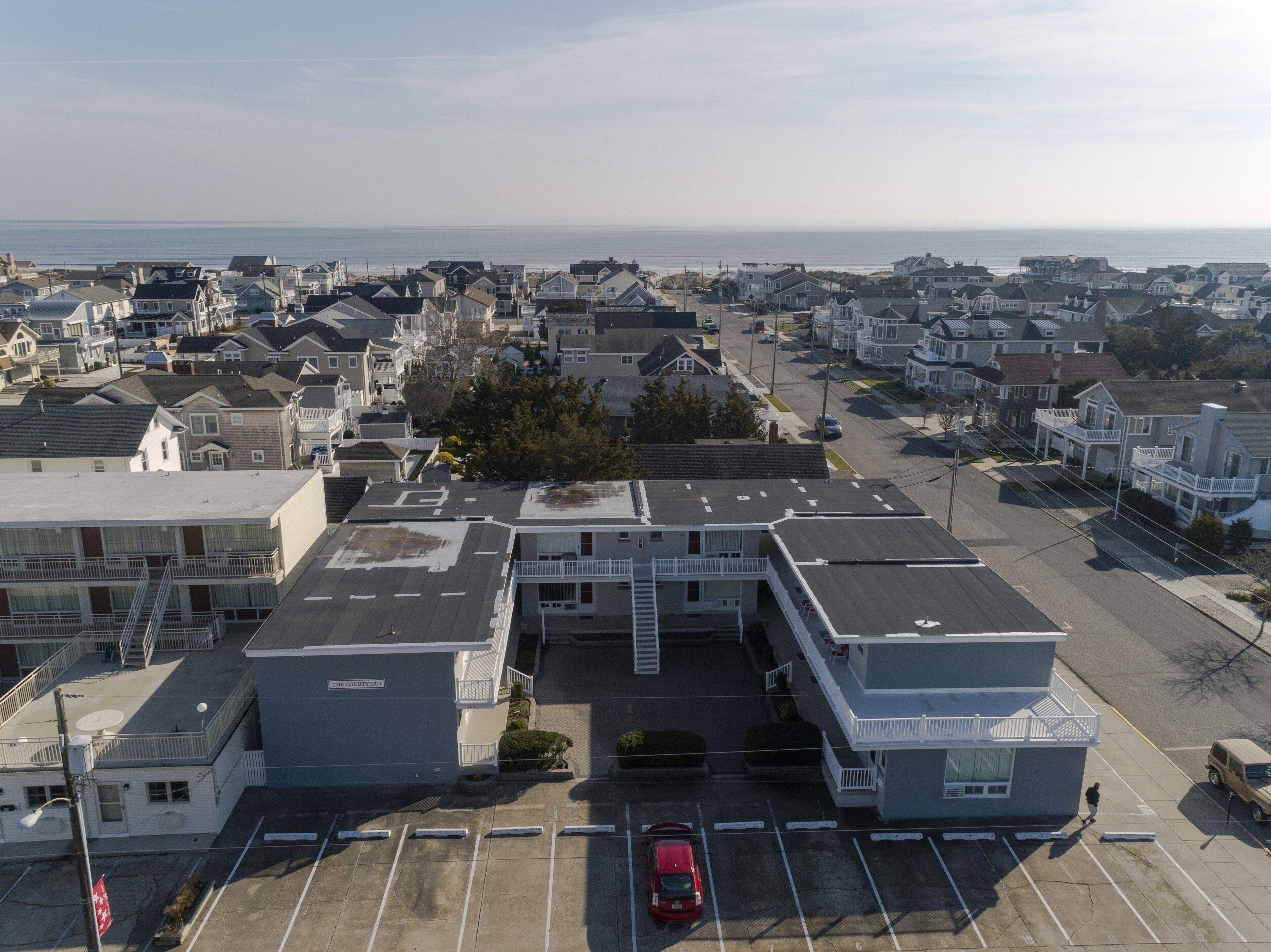 1 Bed/ 1 Bath Full Kitchen close to Downtown and Beach Fri-Fri