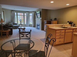 Living area - New! 5 Minutes to Golf & Slope Side Paradise (Bellaire)