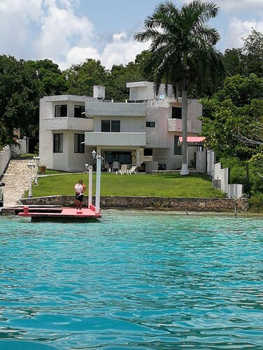 Bacalar Casa Azul Excelente Ubicación, Casa Privada a la Orilla de la Laguna
