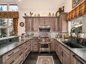 Fridge, microwave, oven, stovetop - 3BR 3.5BA Home (Vail)