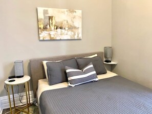 3 bedrooms, desk, iron/ironing board, travel crib