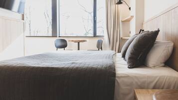 1 slaapkamer, een kluis op de kamer, verduisterende gordijnen