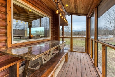 ********River Cabin Minutes To Town*****