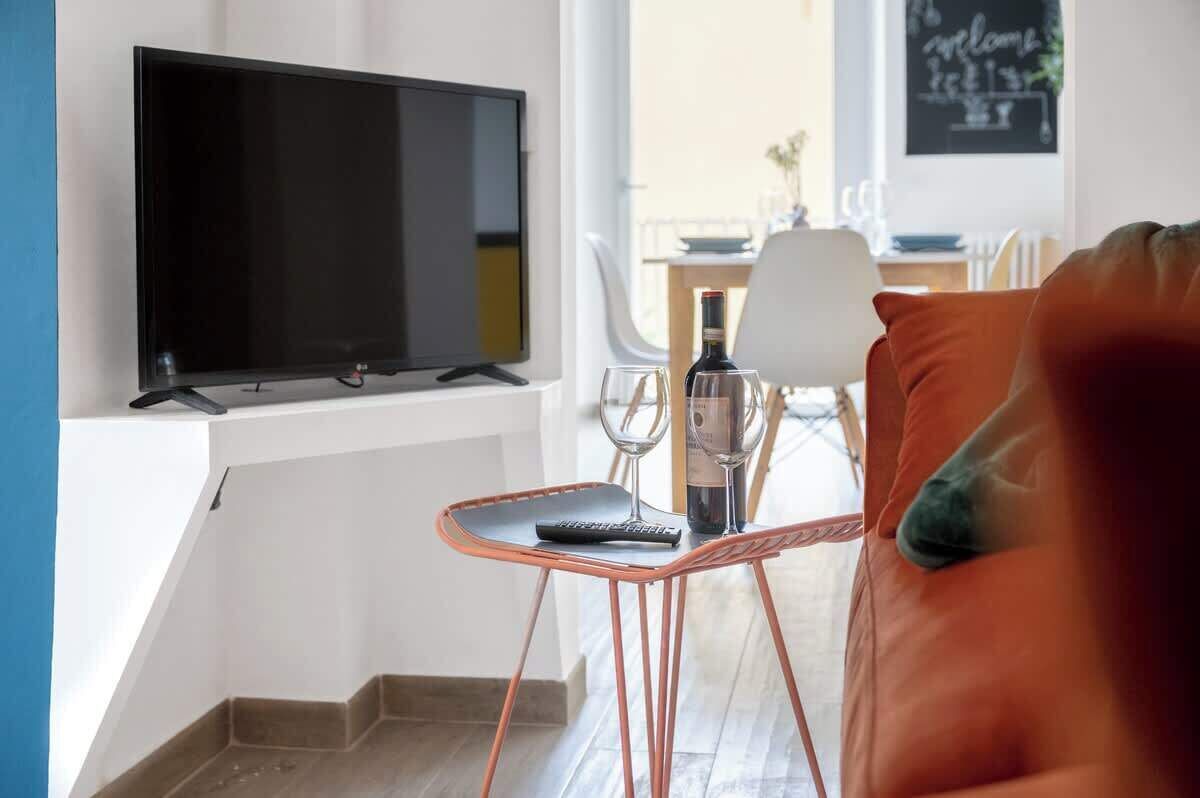 TV, studio
