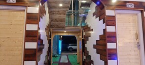 مواقف سيارات مجانية