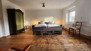 3 habitaciones, cuna de viaje, wifi y ropa de cama