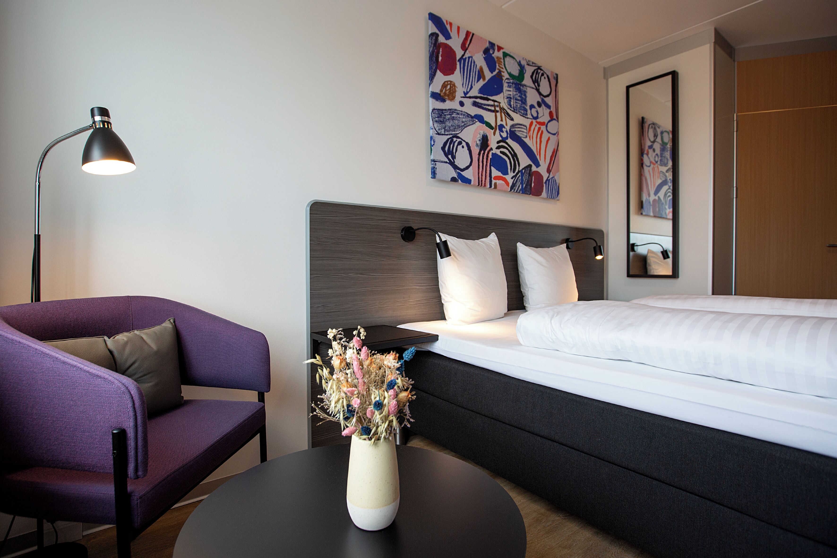 Doppelzimmer (Plus) | Allergikerbettwaren, Verdunkelungsvorhänge, kostenloses WLAN, Bettwäsche