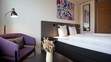 Doppelzimmer (Plus) | Allergikerbettwaren, Verdunkelungsvorhänge, kostenloses WLAN, Bettwäsche