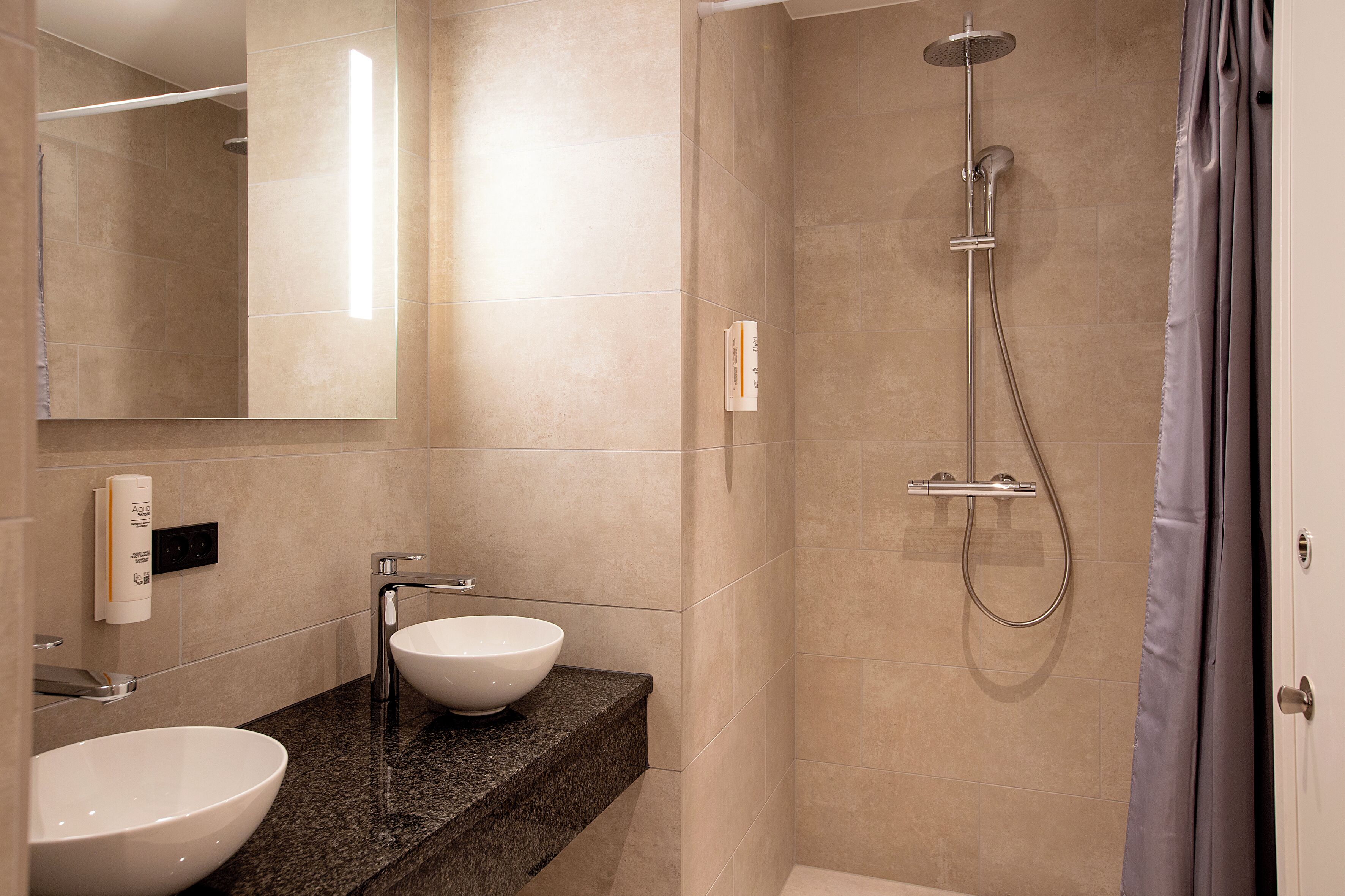 Suite | Ducha del cuarto de baño