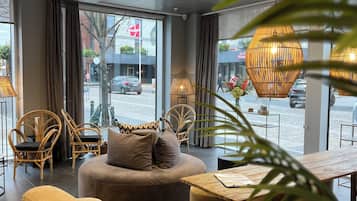 Kawasan tempat duduk lobi