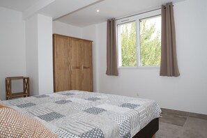 2 Schlafzimmer, Bügeleisen/Bügelbrett, Reisekinderbett, kostenloses WLAN