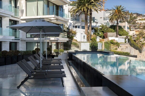 Apartment (2 Bedrooms) | Front of property - Aurum 101 (Cape Town)