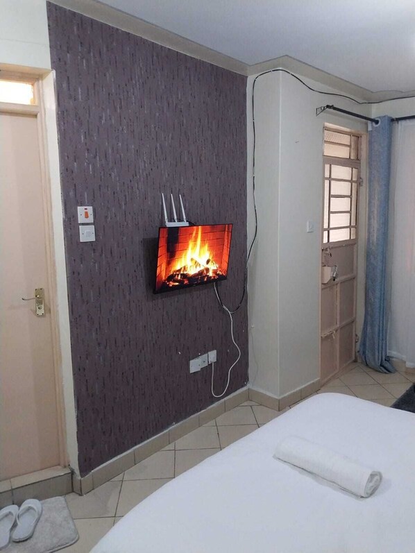 1 bedroom, iron/ironing board, WiFi, bed sheets - Modern Studio Apartment in Nairobi South B (Nairobi)