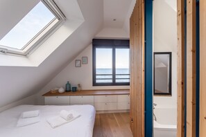 3 室のベッドルーム、アイロン / アイロン台、WiFi (無料)、ベッドシーツ