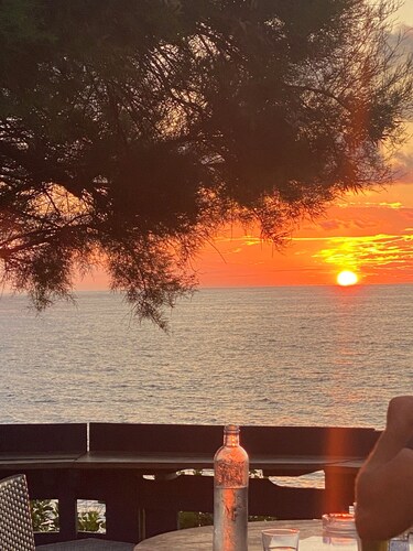 Charming 2-storey semi-detached house with roof terrace and sea view