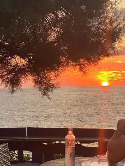 Charming 2-storey semi-detached house with roof terrace and sea view