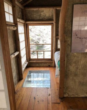 8 多间卧室、免费 WiFi、床单