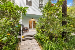 Terrace/patio - STAR OF THE SEA ~ Renovated 2 BR, 2.5 Ba Townhome w/ Shared Pool! (Key West)