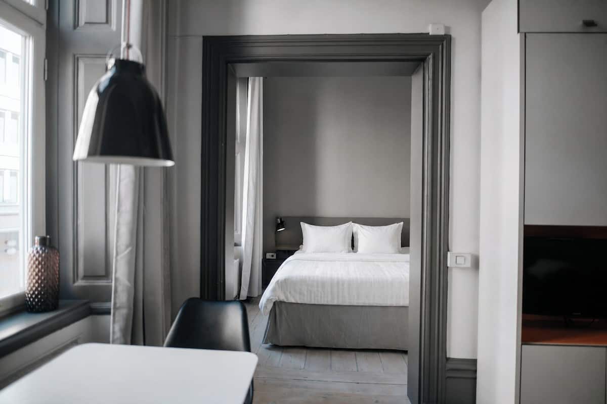 Standard Double Room | Roupas de cama premium, cortinas blackout, ferros/tábuas de passar roupa