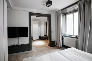 Family Apartment Small | Premium bedding, blackout curtains, iron/ironing board, free WiFi - Guldgränd  (Stockholm)