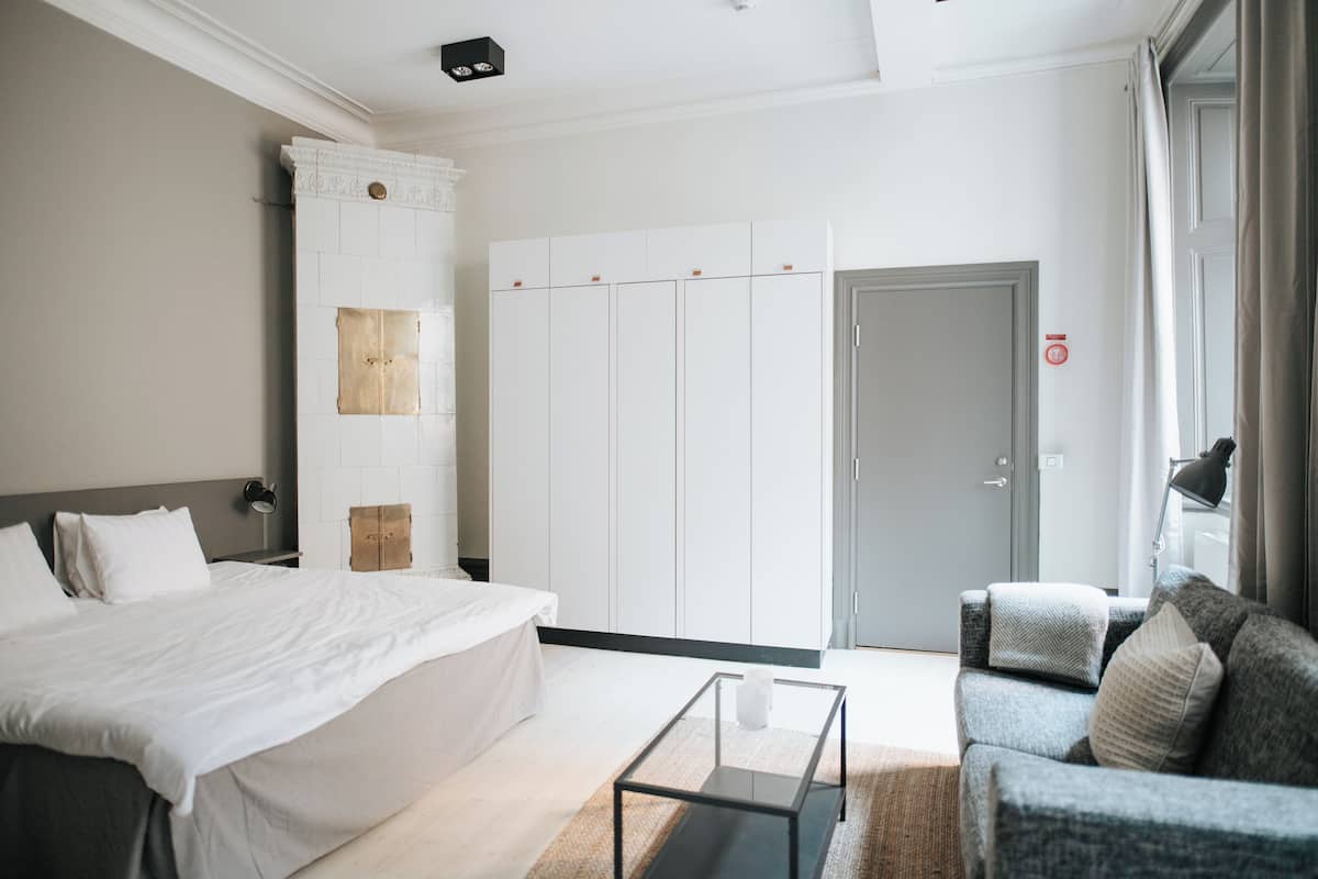 Classic-Zweibettzimmer, 2 Einzelbetten | 2 Schlafzimmer, hochwertige Bettwaren, Schreibtisch