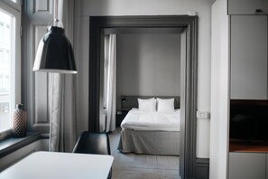 Standard Double Room | เครื่องนอนระดับพรีเมียม, ผ้าม่านกันแสง, เตารีด/โต๊ะรีดผ้า, Wi-Fi ฟรี