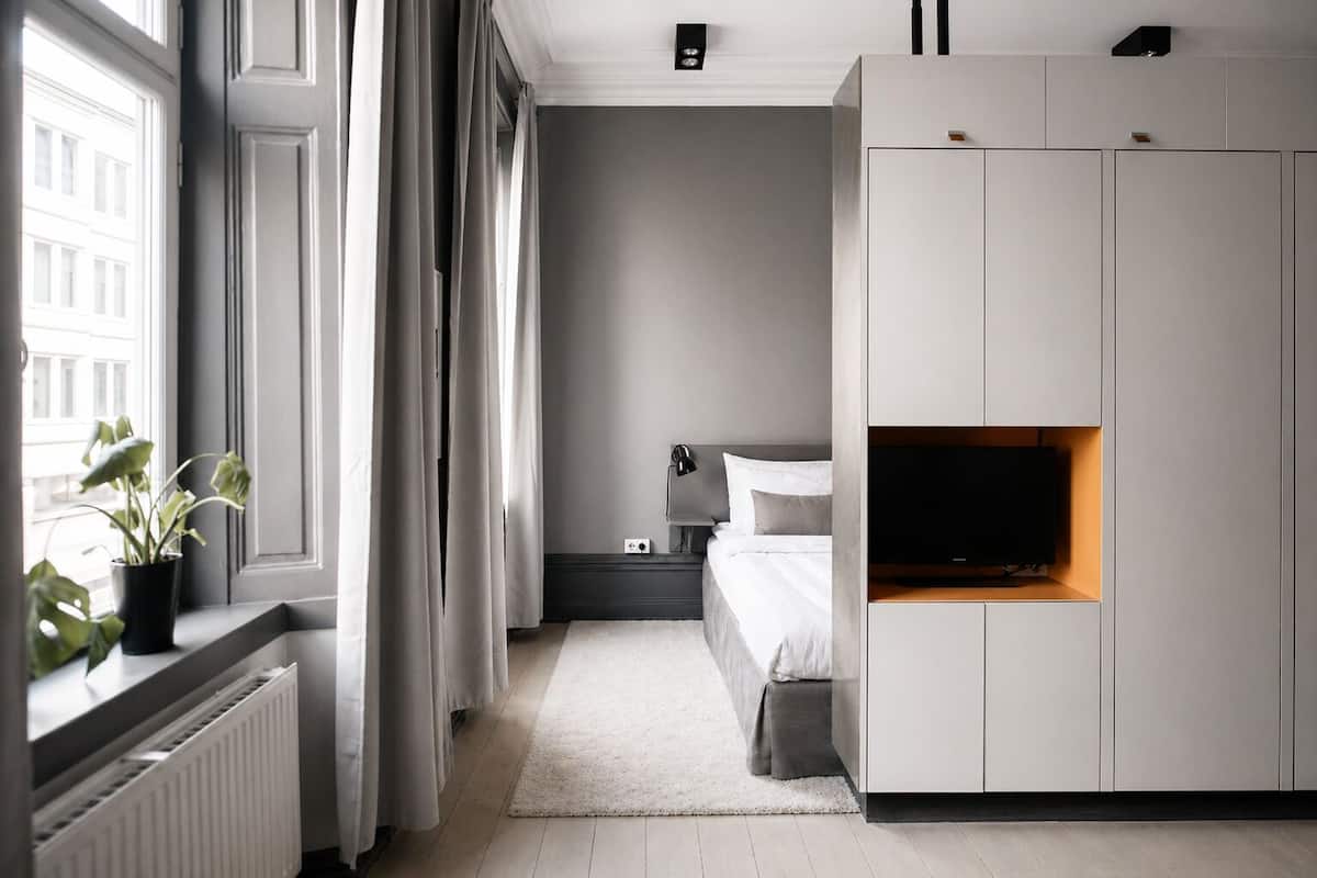 Superior Studio | Premium bedding, blackout drapes, iron/ironing board, free WiFi