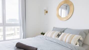 1 bedroom, iron/ironing board, travel cot, free WiFi