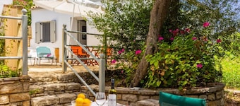 Aimilia Cottage - One Bedroom Apartment, Sleeps 2