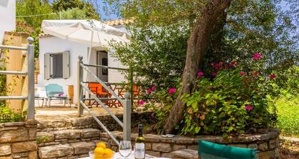 Aimilia Cottage - One Bedroom Apartment, Sleeps 2