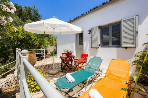 Eleni Cottage - One Bedroom Apartment, Sleeps 2