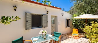 Stefanos Cottage - One Bedroom Apartment, Sleeps 2
