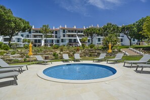 Pool - 3 Bedroom Apartment in quarteira (quarteira)
