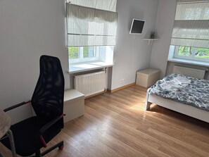 1 habitación, wifi y ropa de cama