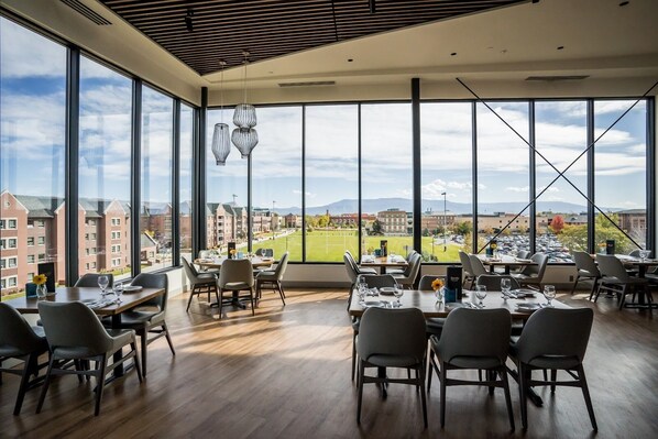 Dining - Majestic Mountain Escape | Hot Tub, Fire Pit, Grill & Scenic Views (Grand Junction)