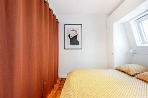 1 soverom, strykejern/-brett, wi-fi (inkludert) og sengetøy