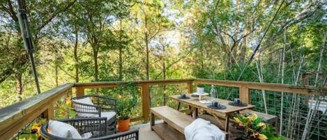 屋外ダイニングエリア